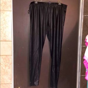 Black leather look legging size XXL